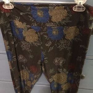 Lularoe Tall & Curvy leggings (size 12-22)
